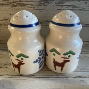 Pfaltzgraff reindeer salt and pepper shaker‎